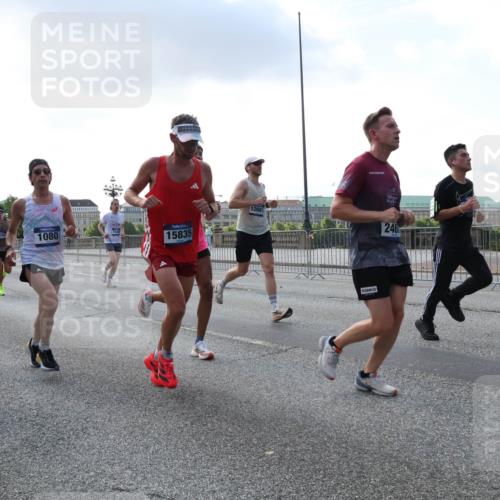 29.06.2025 - hella hamburg halbmarathon Lena Gebhardt http://msf.ph/oto/8285009 29.06.2025 09:45:51 Lombardsbrücke 14548, 13167, 12189, 1080, 15835, 12681, 246, 57, 1080, 1686, 1707, 1894, 1990, 2460, 2689, 3043, 4129, 4463, 4679, 4698, 4749, 4812, 5187, 5328, 5550, 5746, 5826, 6169, 6358, 6495, 6878, 7055, 7186, 7389, 7481, 7651, 7723, 7880, 7965, 8062, 8190, 8209, 8883, 9345, 9571, 9634, 10017, 10270, 10453, 10484, 10876, 11120, 11199, 11413, 11857, 12189, 12232, 12234, 12308, 12681, 12691, 12988, 13066, 13167, 13343, 13618, 13686, 13754, 14028, 14167, 15115, 16507, 17768 meine-sportfotos.de