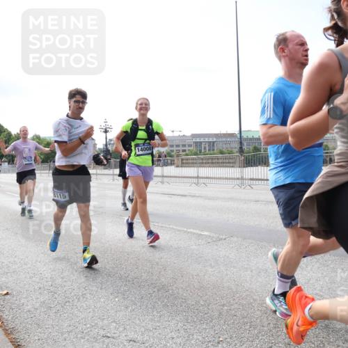 29.06.2025 - hella hamburg halbmarathon Lena Gebhardt http://msf.ph/oto/8285033 29.06.2025 10:11:45 Lombardsbrücke 1328, 1531, 1866, 1992, 3363, 3837, 4227, 5379, 5605, 7571, 8115, 8368, 8807, 8810, 9119, 9191, 9428, 10042, 10372, 10409, 10428, 11321, 11507, 11537, 11755, 11917, 12286, 12473, 13177, 13203, 13542, 13603, 13939, 13958, 14008, 14149, 14384, 15797, 15945, 16383, 17080, 17638, 17774, 17787, 17866, 18261, 18278, 18382, 18395, 19172 meine-sportfotos.de