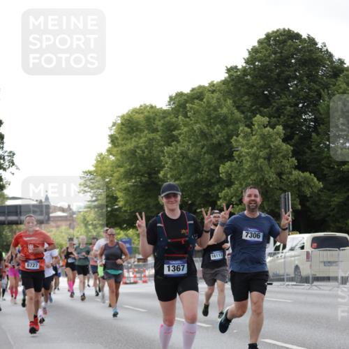 29.06.2025 - hella hamburg halbmarathon Jannik Wohlers http://msf.ph/oto/8285042 29.06.2025 10:03:24 Lombardsbrücke 1032, 1355, 1367, 2277, 2683, 2759, 4095, 5363, 5396, 5613, 7006, 7306, 7485, 8469, 8484, 8727, 9280, 9899, 10389, 11402, 11614, 12336, 12653, 13793, 15520, 15643, 15859, 16113, 16621, 17098, 17550, 17955, 18999 meine-sportfotos.de