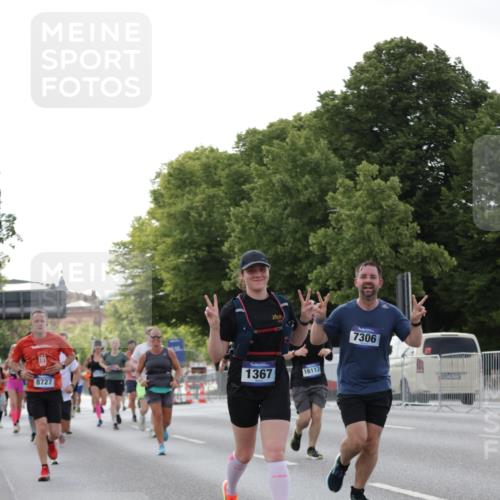 29.06.2025 - hella hamburg halbmarathon Jannik Wohlers http://msf.ph/oto/8285104 29.06.2025 10:03:24 Lombardsbrücke 1032, 1355, 1367, 2277, 2683, 2759, 4095, 5363, 5396, 5613, 7006, 7306, 7485, 8469, 8484, 8727, 9280, 9899, 10389, 11402, 11614, 12336, 12653, 13793, 15520, 15643, 15859, 16113, 16621, 17098, 17550, 17955, 18999 meine-sportfotos.de