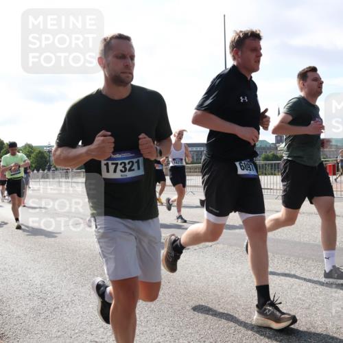 29.06.2025 - hella hamburg halbmarathon Lena Gebhardt http://msf.ph/oto/8285160 29.06.2025 09:58:20 Lombardsbrücke 20341, 17321, 815, 16213, 6897, 8590, 1034, 1179, 1190, 1258, 1285, 1320, 1321, 1335, 1815, 1870, 2029, 2034, 2070, 2138, 2397, 2417, 2518, 2612, 2636, 2656, 2711, 3041, 3091, 3097, 3114, 3251, 3819, 3859, 4152, 4814, 4903, 5093, 5259, 5378, 5672, 5721, 5775, 5894, 6164, 6272, 6433, 6580, 6592, 6628, 6754, 6759, 6877, 6897, 7065, 7409, 7478, 7509, 7646, 7724, 7856, 7896, 7952, 7976, 8154, 8311, 8393, 8508, 8590, 8825, 9012, 9057, 9562, 9656, 10084 meine-sportfotos.de