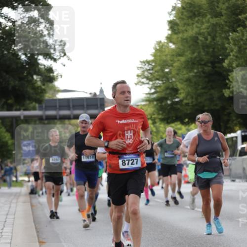 29.06.2025 - hella hamburg halbmarathon Jannik Wohlers http://msf.ph/oto/8285245 29.06.2025 10:03:26 Lombardsbrücke 1032, 1355, 1367, 2277, 2759, 4095, 5363, 5396, 5613, 7006, 7306, 7485, 8469, 8484, 8727, 9280, 9899, 10389, 11402, 11614, 12336, 12653, 13173, 15520, 15859, 16113, 16621, 17098, 17955 meine-sportfotos.de