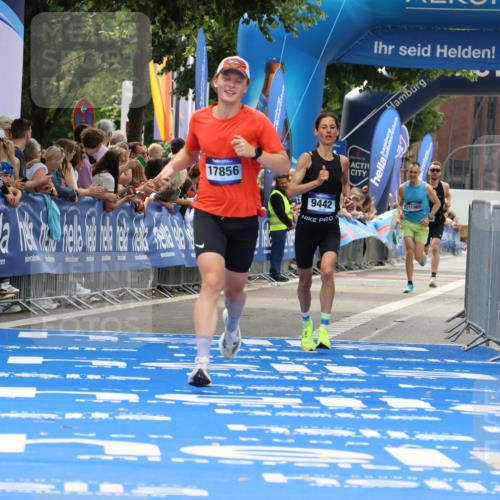 29.06.2025 - hella hamburg halbmarathon Strokosch-Dieckow http://msf.ph/oto/8285269 29.06.2025 10:21:29 Ziel 9442, 17856 meine-sportfotos.de