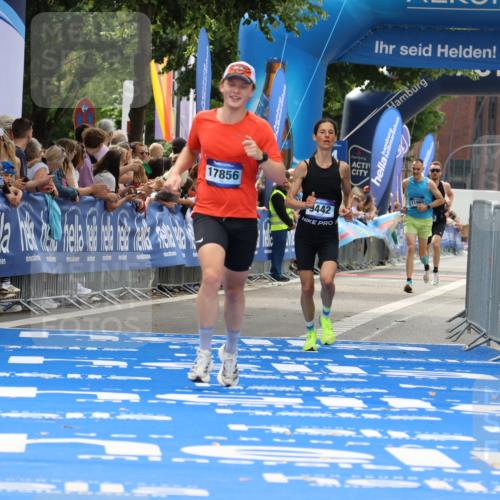 29.06.2025 - hella hamburg halbmarathon Strokosch-Dieckow http://msf.ph/oto/8285303 29.06.2025 10:21:29 Ziel 9442, 17856 meine-sportfotos.de
