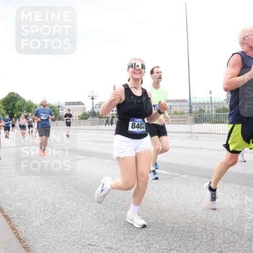29.06.2025 - hella hamburg halbmarathon Lena Gebhardt http://msf.ph/oto/8285304 29.06.2025 10:55:19 Lombardsbrücke 8403, 1013, 15, 20, 1013, 1616, 1873, 1917, 2090, 2452, 3002, 3115, 3157, 3274, 3577, 4039, 4191, 4192, 4628, 5040, 5392, 5483, 5487, 5727, 6395, 6396, 6839, 6944, 7219, 7238, 7548, 7680, 7766, 8403, 8519, 8626, 9596, 9614, 9618, 9857, 9858, 10109, 10458, 10559, 10686, 10885, 11109, 11737, 11788, 11908, 12147, 12148, 12902, 13098, 13230, 13548, 13979, 13980, 14515, 14727, 15152, 15160, 16385 meine-sportfotos.de