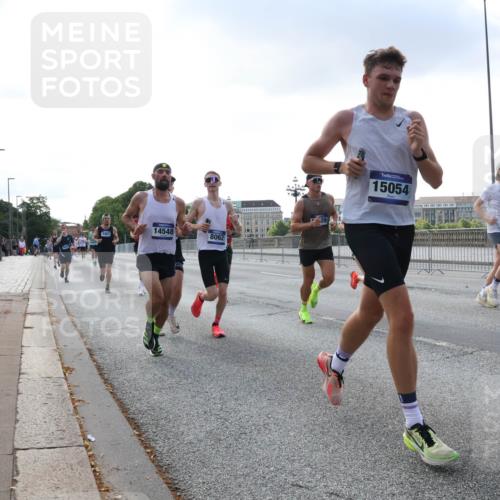 29.06.2025 - hella hamburg halbmarathon Lena Gebhardt http://msf.ph/oto/8285326 29.06.2025 09:45:53 Lombardsbrücke 14548, 4463, 8062, 15054, 1532, 57, 1080, 1686, 1707, 1894, 2460, 2689, 3809, 4129, 4463, 4679, 4698, 4749, 4812, 5187, 5550, 5826, 6169, 6358, 6495, 6878, 7055, 7186, 7389, 7481, 7880, 7965, 8062, 8190, 9345, 9571, 9634, 10017, 10270, 10453, 10484, 10876, 11120, 11199, 11857, 12189, 12232, 12234, 12308, 12681, 12691, 12988, 13066, 13167, 13343, 13618, 13686, 13754, 14028, 14167, 15115, 16507, 17768 meine-sportfotos.de