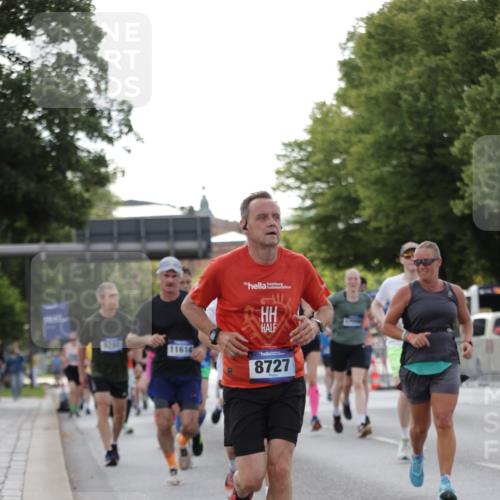 29.06.2025 - hella hamburg halbmarathon Jannik Wohlers http://msf.ph/oto/8285357 29.06.2025 10:03:26 Lombardsbrücke 1032, 1355, 1367, 2277, 2759, 4095, 5363, 5396, 5613, 7006, 7306, 7485, 8469, 8484, 8727, 9280, 9899, 10389, 11402, 11614, 12336, 12653, 13173, 15520, 15859, 16113, 16621, 17098, 17955 meine-sportfotos.de