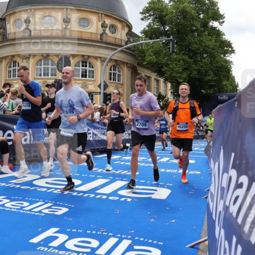29.06.2025 - hella hamburg halbmarathon Strokosch-Dieckow http://msf.ph/oto/8285362 29.06.2025 10:47:43 Ziel 2340, 2708, 5915, 7962, 8564, 10988, 11283, 11961, 12679, 13948, 14383, 14618, 15478, 16205, 17229, 18356, 18430, 18836, 18970 meine-sportfotos.de