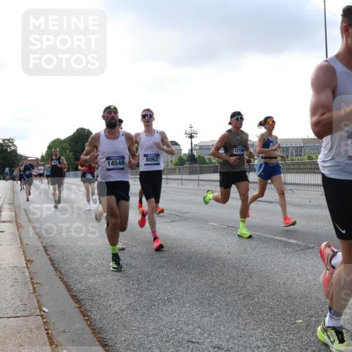 29.06.2025 - hella hamburg halbmarathon Lena Gebhardt http://msf.ph/oto/8285381 29.06.2025 09:45:53 Lombardsbrücke 8062, 14548, 12189, 15054, 57, 1080, 1686, 1707, 1894, 2460, 2689, 3809, 4129, 4463, 4679, 4698, 4749, 4812, 5187, 5550, 5826, 6169, 6358, 6495, 6878, 7055, 7186, 7389, 7481, 7880, 7965, 8062, 8190, 9345, 9571, 9634, 10017, 10270, 10453, 10484, 10876, 11120, 11199, 11857, 12189, 12232, 12234, 12308, 12681, 12691, 12988, 13066, 13167, 13343, 13618, 13686, 13754, 14028, 14167, 15115, 16507, 17768 meine-sportfotos.de