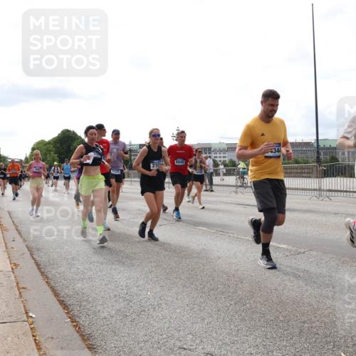 29.06.2025 - hella hamburg halbmarathon Lena Gebhardt http://msf.ph/oto/8285423 29.06.2025 10:20:50 Lombardsbrücke 168, 210, 8940, 2325, 10350, 344, 14138, 1011, 1471, 1474, 2053, 2101, 2325, 2383, 2478, 2834, 2923, 2945, 3161, 3247, 3453, 3733, 3781, 3813, 4082, 4154, 4166, 4288, 4350, 4422, 4754, 4869, 5041, 5061, 5181, 5625, 5767, 6275, 6308, 6608, 6951, 7131, 7228, 7608, 8113, 8588, 8724, 8726, 8940, 9005, 9011, 9108, 9236, 9722, 9981, 10041, 10050, 10350, 10585, 10602, 10613, 10647, 11100, 11145, 11603, 11835, 11995, 12175, 12694, 12844, 13057, 13508 meine-sportfotos.de