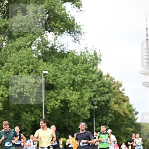 29.06.2025 - hella hamburg halbmarathon Dr. Thomas Lammeyer http://msf.ph/oto/8285428 29.06.2025 10:37:04 Kennedybrücke 1078, 1199, 1237, 1647, 1732, 1879, 2059, 2384, 2959, 3221, 3391, 3422, 3653, 3660, 3670, 3708, 3753, 4030, 4096, 4446, 4555, 5110, 5156, 5581, 6861, 7135, 7531, 7749, 7750, 8170, 8175, 8595, 8839, 9034, 9289, 9471, 9542, 9768, 9780, 9812, 10002, 10203, 10770 meine-sportfotos.de