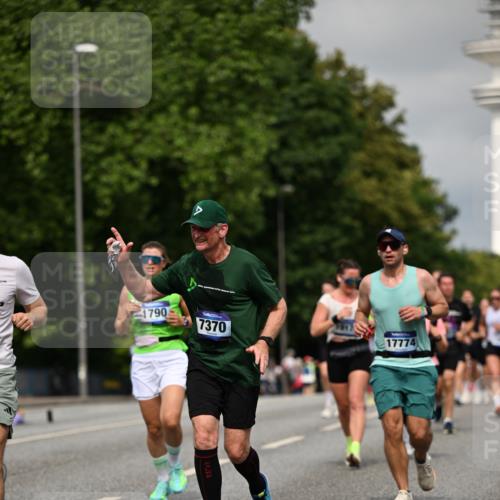 29.06.2025 - hella hamburg halbmarathon Dr. Thomas Lammeyer http://msf.ph/oto/8285479 29.06.2025 10:15:57 Kennedybrücke 1062, 1790, 2661, 3746, 3837, 4499, 6966, 7370, 7474, 8206, 8207, 8368, 9119, 9253, 9254, 9405, 10042 meine-sportfotos.de