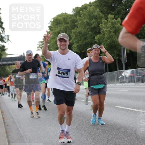 29.06.2025 - hella hamburg halbmarathon Jannik Wohlers http://msf.ph/oto/8285492 29.06.2025 10:03:28 Lombardsbrücke 1032, 1355, 1367, 2277, 4095, 5363, 5396, 5613, 7006, 7306, 7485, 8469, 8484, 8727, 9280, 9899, 11402, 11614, 12336, 12653, 13173, 15520, 16113, 16621, 17098, 17955, 18985 meine-sportfotos.de