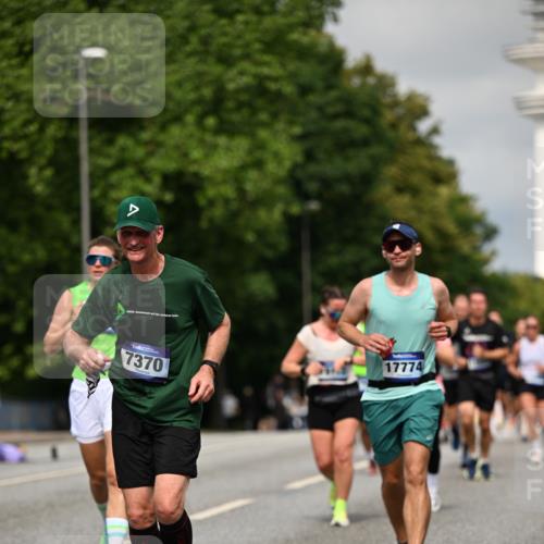 29.06.2025 - hella hamburg halbmarathon Dr. Thomas Lammeyer http://msf.ph/oto/8285516 29.06.2025 10:15:58 Kennedybrücke 1062, 1790, 2661, 3746, 3837, 4499, 6966, 7370, 7474, 8206, 8207, 8368, 9119, 9253, 9254, 9405 meine-sportfotos.de