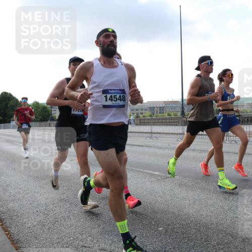 29.06.2025 - hella hamburg halbmarathon Lena Gebhardt http://msf.ph/oto/8285583 29.06.2025 09:45:54 Lombardsbrücke 4463, 16148, 14548, 57, 1080, 1686, 1707, 1894, 2460, 2525, 2689, 3809, 4129, 4463, 4679, 4698, 4749, 4812, 5187, 5550, 6169, 6358, 6495, 6878, 7055, 7186, 7389, 7481, 7880, 7965, 8062, 8190, 9345, 9571, 9634, 10017, 10270, 10453, 10484, 10876, 11120, 11199, 12189, 12232, 12234, 12308, 12681, 12691, 12988, 13066, 13167, 13343, 13618, 13686, 13754, 14028, 14167, 14293, 15115, 16507, 17768 meine-sportfotos.de