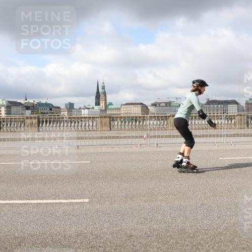 29.06.2025 - hella hamburg halbmarathon Lena Gebhardt http://msf.ph/oto/8285606 29.06.2025 09:05:24 Lombardsbrücke  meine-sportfotos.de