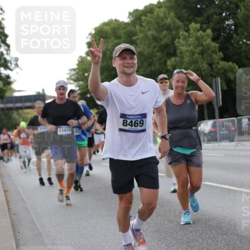 29.06.2025 - hella hamburg halbmarathon Jannik Wohlers http://msf.ph/oto/8285646 29.06.2025 10:03:28 Lombardsbrücke 1032, 1355, 1367, 2277, 4095, 5363, 5396, 5613, 7006, 7306, 7485, 8469, 8484, 8727, 9280, 9899, 11402, 11614, 12336, 12653, 13173, 15520, 16113, 16621, 17098, 17955, 18985 meine-sportfotos.de
