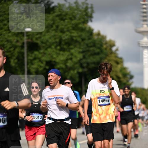 29.06.2025 - hella hamburg halbmarathon Dr. Thomas Lammeyer http://msf.ph/oto/8285655 29.06.2025 09:53:18 Kennedybrücke 1343, 1445, 1800, 1975, 2324, 2573, 2949, 3136, 3282, 3431, 4303, 4425, 5248, 5889, 6123, 6149, 6682, 7229, 7495, 7796, 8370, 8465, 8925, 9264, 9265, 9296, 9914, 10930 meine-sportfotos.de