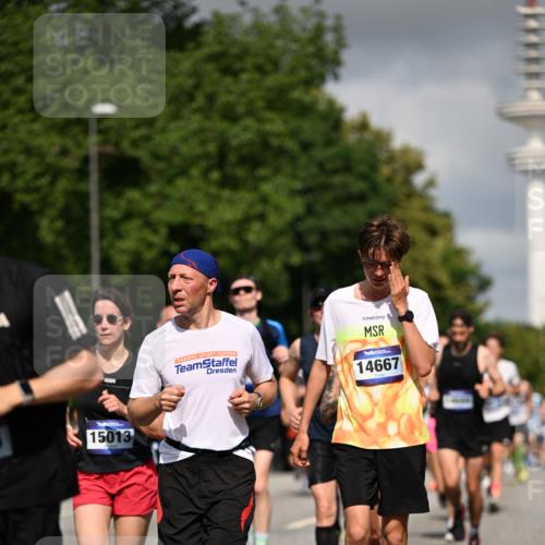 29.06.2025 - hella hamburg halbmarathon Dr. Thomas Lammeyer http://msf.ph/oto/8285670 29.06.2025 09:53:18 Kennedybrücke 1343, 1445, 1800, 1975, 2324, 2573, 2949, 3136, 3282, 3431, 4303, 4425, 5248, 5889, 6123, 6149, 6682, 7229, 7495, 7796, 8370, 8465, 8925, 9264, 9265, 9296, 9914, 10930 meine-sportfotos.de