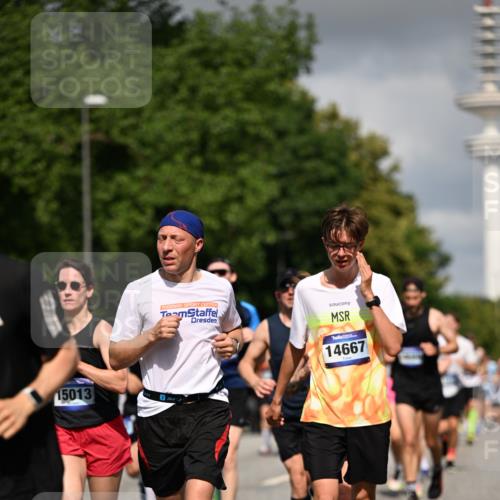 29.06.2025 - hella hamburg halbmarathon Dr. Thomas Lammeyer http://msf.ph/oto/8285684 29.06.2025 09:53:18 Kennedybrücke 1343, 1445, 1800, 1975, 2324, 2573, 2949, 3136, 3282, 3431, 4303, 4425, 5248, 5889, 6123, 6149, 6682, 7229, 7495, 7796, 8370, 8465, 8925, 9264, 9265, 9296, 9914, 10930 meine-sportfotos.de