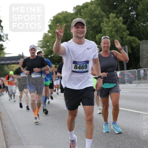 29.06.2025 - hella hamburg halbmarathon Jannik Wohlers http://msf.ph/oto/8285706 29.06.2025 10:03:29 Lombardsbrücke 1032, 1355, 1367, 2277, 4095, 4488, 5363, 5613, 7006, 7306, 7485, 8469, 8727, 9280, 9899, 11402, 11614, 12336, 12653, 13173, 15520, 16113, 16621, 17098, 17955, 18111, 18985 meine-sportfotos.de