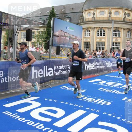 29.06.2025 - hella hamburg halbmarathon Michael Strokosch http://msf.ph/oto/8285720 29.06.2025 10:55:26 Ziel 1130, 2252, 2771, 4189, 4951, 5287, 5643, 6723, 6938, 8487, 11184, 12526, 13234, 13236, 13470, 16213, 16985, 17603, 17940, 18290, 18380, 18531 meine-sportfotos.de