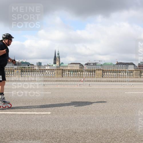 29.06.2025 - hella hamburg halbmarathon Lena Gebhardt http://msf.ph/oto/8285721 29.06.2025 09:05:29 Lombardsbrücke  meine-sportfotos.de