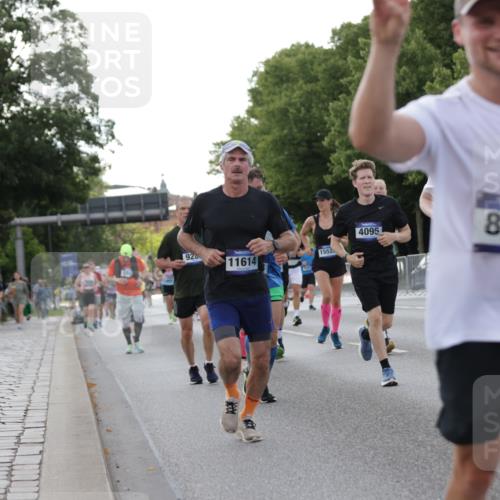 29.06.2025 - hella hamburg halbmarathon Jannik Wohlers http://msf.ph/oto/8285737 29.06.2025 10:03:29 Lombardsbrücke 1032, 1355, 1367, 2277, 4095, 4488, 5363, 5613, 7006, 7306, 7485, 8469, 8727, 9280, 9899, 11402, 11614, 12336, 12653, 13173, 15520, 16113, 16621, 17098, 17955, 18111, 18985 meine-sportfotos.de