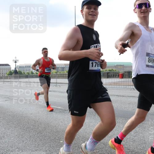 29.06.2025 - hella hamburg halbmarathon Lena Gebhardt http://msf.ph/oto/8285772 29.06.2025 09:45:54 Lombardsbrücke 16148, 18854, 176, 806, 57, 1080, 1686, 1707, 1894, 2460, 2525, 2689, 3809, 4129, 4463, 4679, 4698, 4749, 4812, 5187, 5550, 6169, 6358, 6495, 6878, 7055, 7186, 7389, 7481, 7880, 7965, 8062, 8190, 9345, 9571, 9634, 10017, 10270, 10453, 10484, 10876, 11120, 11199, 12189, 12232, 12234, 12308, 12681, 12691, 12988, 13066, 13167, 13343, 13618, 13686, 13754, 14028, 14167, 14293, 15115, 16507, 17768 meine-sportfotos.de