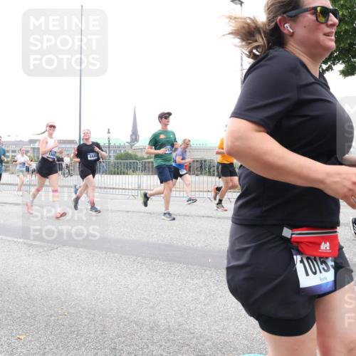 29.06.2025 - hella hamburg halbmarathon Lena Gebhardt http://msf.ph/oto/8285784 29.06.2025 10:46:35 Lombardsbrücke 1363, 1371, 1375, 1429, 1465, 1532, 1608, 1720, 1837, 1999, 2162, 2320, 2423, 2500, 2697, 2813, 2951, 3277, 3406, 3407, 3410, 3469, 3734, 3823, 4119, 4202, 4296, 4342, 4355, 4448, 4604, 5697, 5700, 5854, 6068, 6124, 6161, 6740, 7303, 7364, 7368, 7374, 7412, 7767, 7827, 7960, 7983, 8047, 8477, 8551, 8553, 8700, 9129, 9337, 9445, 9691, 10153, 10230, 11361, 11876, 11910, 12298, 12333, 12507, 12522, 13969, 14261, 15852, 16882, 16987 meine-sportfotos.de