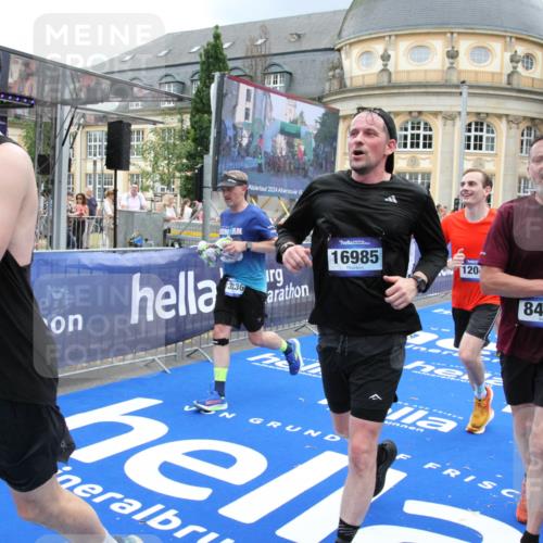 29.06.2025 - hella hamburg halbmarathon Michael Strokosch http://msf.ph/oto/8285805 29.06.2025 10:55:28 Ziel 1130, 2252, 2771, 4189, 4951, 5287, 5319, 6591, 6938, 8487, 12526, 13234, 13236, 16213, 16609, 16985, 17603, 17940, 18290 meine-sportfotos.de