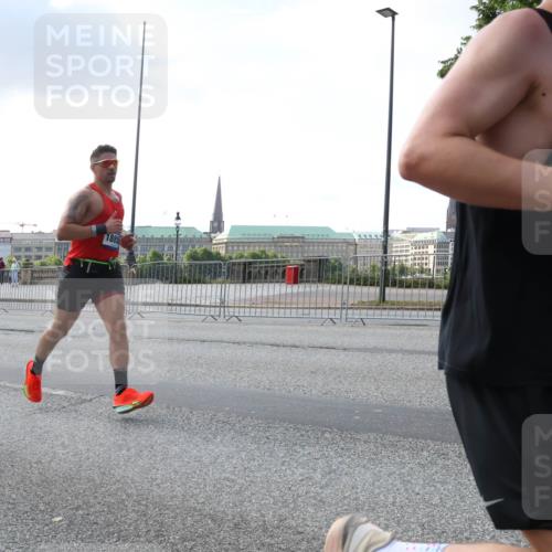 29.06.2025 - hella hamburg halbmarathon Lena Gebhardt http://msf.ph/oto/8285829 29.06.2025 09:45:54 Lombardsbrücke 1885, 57, 1080, 1686, 1707, 1894, 2460, 2525, 2689, 3809, 4129, 4463, 4679, 4698, 4749, 4812, 5187, 5550, 6169, 6358, 6495, 6878, 7055, 7186, 7389, 7481, 7880, 7965, 8062, 8190, 9345, 9571, 9634, 10017, 10270, 10453, 10484, 10876, 11120, 11199, 12189, 12232, 12234, 12308, 12681, 12691, 12988, 13066, 13167, 13343, 13618, 13686, 13754, 14028, 14167, 14293, 15115, 16507, 17768 meine-sportfotos.de