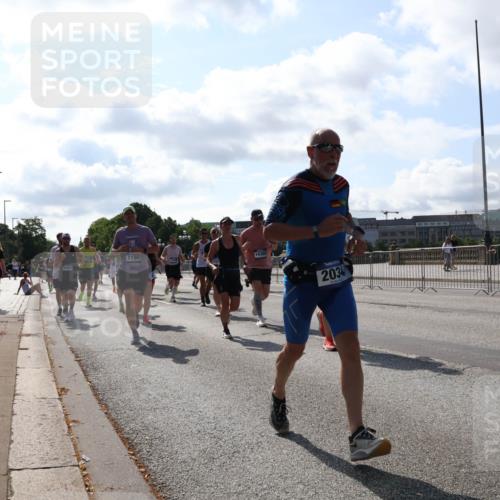 29.06.2025 - hella hamburg halbmarathon Lena Gebhardt http://msf.ph/oto/8285851 29.06.2025 09:58:23 Lombardsbrücke 1190, 2034, 1034, 1179, 1190, 1258, 1285, 1335, 1727, 1815, 2029, 2034, 2070, 2138, 2397, 2417, 2518, 2612, 2636, 2656, 2711, 3041, 3091, 3097, 3251, 3819, 3859, 4152, 4167, 4814, 4903, 5093, 5259, 5378, 5672, 5721, 5894, 6164, 6272, 6433, 6580, 6592, 6754, 6759, 6877, 6897, 7065, 7409, 7509, 7646, 7716, 7724, 7856, 7896, 8154, 8311, 8393, 8508, 8590, 8825, 9012, 9057, 9562, 9656, 10084 meine-sportfotos.de