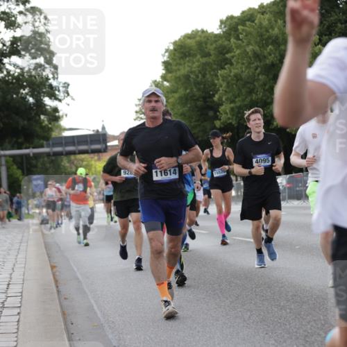29.06.2025 - hella hamburg halbmarathon Jannik Wohlers http://msf.ph/oto/8285856 29.06.2025 10:03:29 Lombardsbrücke 1032, 1355, 1367, 2277, 4095, 4488, 5363, 5613, 7006, 7306, 7485, 8469, 8727, 9280, 9899, 11402, 11614, 12336, 12653, 13173, 15520, 16113, 16621, 17098, 17955, 18111, 18985 meine-sportfotos.de