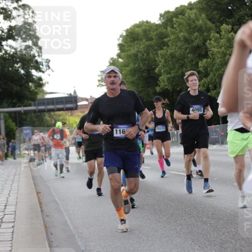 29.06.2025 - hella hamburg halbmarathon Jannik Wohlers http://msf.ph/oto/8285909 29.06.2025 10:03:29 Lombardsbrücke 1032, 1355, 1367, 2277, 4095, 4488, 5363, 5613, 7006, 7306, 7485, 8469, 8727, 9280, 9899, 11402, 11614, 12336, 12653, 13173, 15520, 16113, 16621, 17098, 17955, 18111, 18985 meine-sportfotos.de