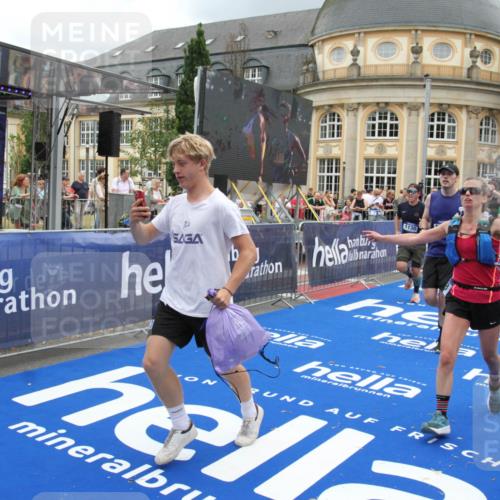 29.06.2025 - hella hamburg halbmarathon Michael Strokosch http://msf.ph/oto/8285935 29.06.2025 10:55:30 Ziel 1130, 2252, 2771, 4189, 4951, 5287, 5319, 6591, 6938, 8487, 12584, 13234, 13236, 14036, 16213, 16334, 16609, 16985, 17603, 17940 meine-sportfotos.de