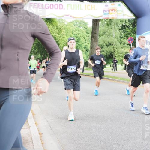 29.06.2025 - hella hamburg halbmarathon MichiJ http://msf.ph/oto/8285941 29.06.2025 10:32:58 Zwischen KM18-KM19 1520, 1600, 10064, 10313, 12154, 13123, 13996, 14351, 15334, 15666, 17381, 17382, 18513, 18806 meine-sportfotos.de