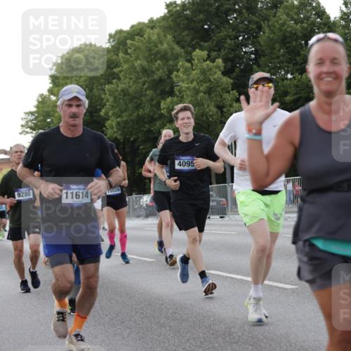 29.06.2025 - hella hamburg halbmarathon Jannik Wohlers http://msf.ph/oto/8285946 29.06.2025 10:03:30 Lombardsbrücke 1032, 1355, 1367, 2277, 3488, 4095, 4488, 5363, 5613, 7006, 7306, 7485, 8421, 8422, 8423, 8469, 8727, 9280, 9899, 11402, 11614, 12336, 12653, 13173, 13583, 15520, 16113, 16621, 17098, 17955, 18111, 18985 meine-sportfotos.de