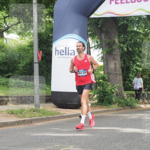 29.06.2025 - hella hamburg halbmarathon KatJ http://msf.ph/oto/8285966 29.06.2025 10:11:37 Zwischen KM18-KM19  meine-sportfotos.de