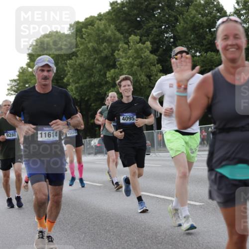 29.06.2025 - hella hamburg halbmarathon Jannik Wohlers http://msf.ph/oto/8285971 29.06.2025 10:03:30 Lombardsbrücke 1032, 1355, 1367, 2277, 3488, 4095, 4488, 5363, 5613, 7006, 7306, 7485, 8421, 8422, 8423, 8469, 8727, 9280, 9899, 11402, 11614, 12336, 12653, 13173, 13583, 15520, 16113, 16621, 17098, 17955, 18111, 18985 meine-sportfotos.de