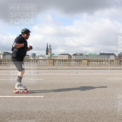 29.06.2025 - hella hamburg halbmarathon Lena Gebhardt http://msf.ph/oto/8285983 29.06.2025 09:05:29 Lombardsbrücke  meine-sportfotos.de