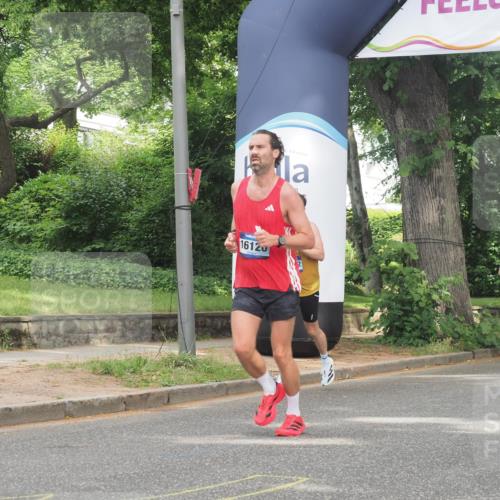 29.06.2025 - hella hamburg halbmarathon KatJ http://msf.ph/oto/8286044 29.06.2025 10:11:37 Zwischen KM18-KM19  meine-sportfotos.de