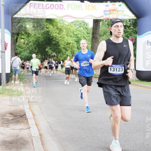 29.06.2025 - hella hamburg halbmarathon MichiJ http://msf.ph/oto/8286060 29.06.2025 10:32:58 Zwischen KM18-KM19 1520, 1600, 10064, 10313, 12154, 13123, 13996, 14351, 15334, 15666, 17381, 17382, 18513, 18806 meine-sportfotos.de