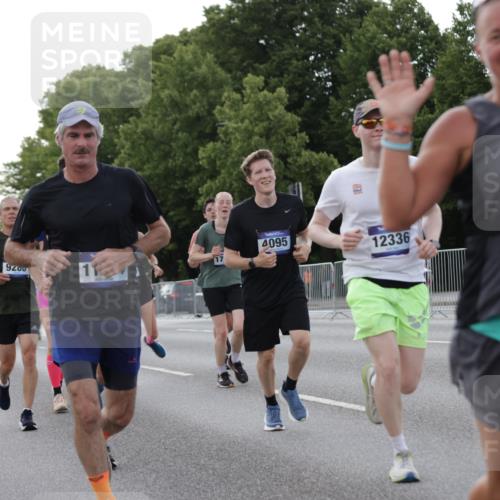 29.06.2025 - hella hamburg halbmarathon Jannik Wohlers http://msf.ph/oto/8286078 29.06.2025 10:03:30 Lombardsbrücke 1032, 1355, 1367, 2277, 3488, 4095, 4488, 5363, 5613, 7006, 7306, 7485, 8421, 8422, 8423, 8469, 8727, 9280, 9899, 11402, 11614, 12336, 12653, 13173, 13583, 15520, 16113, 16621, 17098, 17955, 18111, 18985 meine-sportfotos.de