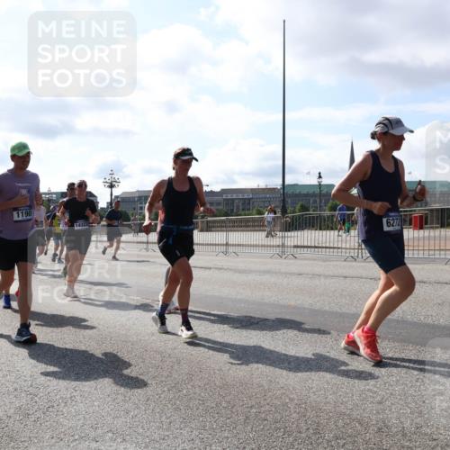 29.06.2025 - hella hamburg halbmarathon Lena Gebhardt http://msf.ph/oto/8286102 29.06.2025 09:58:24 Lombardsbrücke 16409, 1190, 6272, 1034, 1179, 1190, 1258, 1285, 1335, 1727, 1815, 2029, 2034, 2070, 2138, 2397, 2417, 2518, 2612, 2636, 2656, 2711, 3041, 3091, 3097, 3251, 3819, 3859, 4120, 4152, 4167, 4814, 4903, 5093, 5259, 5378, 5672, 5721, 5894, 6164, 6272, 6433, 6580, 6592, 6754, 6759, 6877, 6897, 7065, 7409, 7509, 7716, 7724, 7856, 7896, 8154, 8311, 8393, 8508, 8590, 8825, 9012, 9057, 9562, 9656, 10084 meine-sportfotos.de
