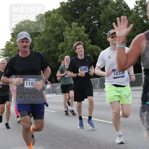 29.06.2025 - hella hamburg halbmarathon Jannik Wohlers http://msf.ph/oto/8286115 29.06.2025 10:03:30 Lombardsbrücke 1032, 1355, 1367, 2277, 3488, 4095, 4488, 5363, 5613, 7006, 7306, 7485, 8421, 8422, 8423, 8469, 8727, 9280, 9899, 11402, 11614, 12336, 12653, 13173, 13583, 15520, 16113, 16621, 17098, 17955, 18111, 18985 meine-sportfotos.de