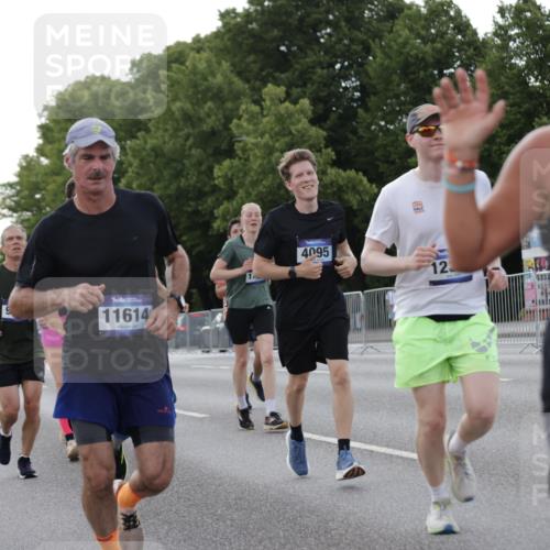 29.06.2025 - hella hamburg halbmarathon Jannik Wohlers http://msf.ph/oto/8286123 29.06.2025 10:03:30 Lombardsbrücke 1032, 1355, 1367, 2277, 3488, 4095, 4488, 5363, 5613, 7006, 7306, 7485, 8421, 8422, 8423, 8469, 8727, 9280, 9899, 11402, 11614, 12336, 12653, 13173, 13583, 15520, 16113, 16621, 17098, 17955, 18111, 18985 meine-sportfotos.de