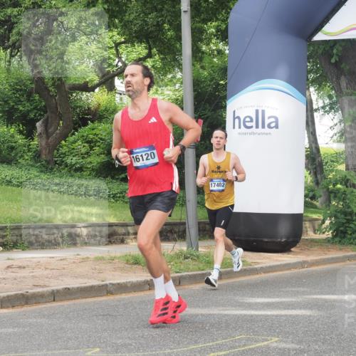 29.06.2025 - hella hamburg halbmarathon KatJ http://msf.ph/oto/8286162 29.06.2025 10:11:37 Zwischen KM18-KM19  meine-sportfotos.de