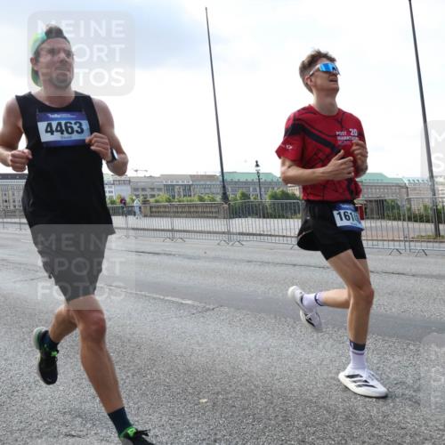 29.06.2025 - hella hamburg halbmarathon Lena Gebhardt http://msf.ph/oto/8286170 29.06.2025 09:45:56 Lombardsbrücke 19118, 4463, 20, 1614, 1080, 1686, 1707, 1894, 2460, 2525, 2689, 3809, 4129, 4463, 4679, 4698, 4749, 4812, 5042, 5187, 5550, 6169, 6358, 6495, 6878, 7055, 7186, 7389, 7880, 7965, 8062, 8190, 9345, 10017, 10270, 10453, 10484, 10876, 11120, 11199, 11282, 11833, 12189, 12232, 12308, 12681, 12691, 12988, 13066, 13167, 13343, 13618, 13686, 13754, 14167, 14293, 15115, 15689, 16507, 16580, 17768 meine-sportfotos.de