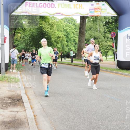 29.06.2025 - hella hamburg halbmarathon MichiJ http://msf.ph/oto/8286188 29.06.2025 10:33:01 Zwischen KM18-KM19 1600, 10064, 10313, 13123, 16689, 17381, 17382, 18185, 18513, 18631, 18806 meine-sportfotos.de